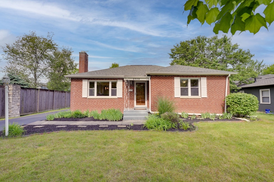 2519 Mount Holyoke Road, Columbus, OH 43221, Presented by Timothy